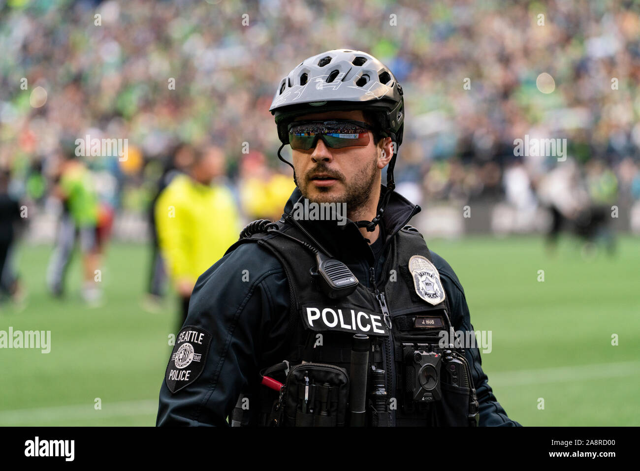 Seattle, USA. 10 Nov, 2019. La sécurité sur la main, comme le système MLS Cup est mis sur le terrain. Crédit : Ben Nichols/Alamy Live News Banque D'Images