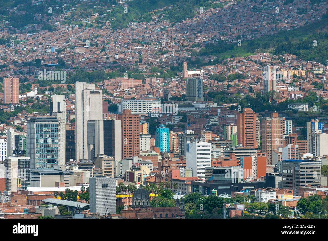 Vue sur le centre-ville de Medellin, Colombie de Nutibara hill. Banque D'Images
