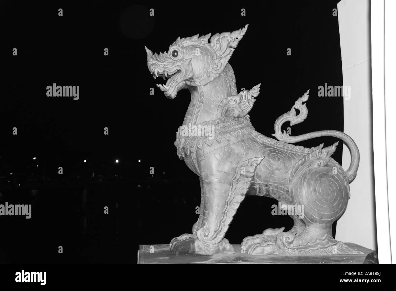 Loy Krathong bouddhiste siamois ancien danse Roi et, en Thaïlande Banque D'Images