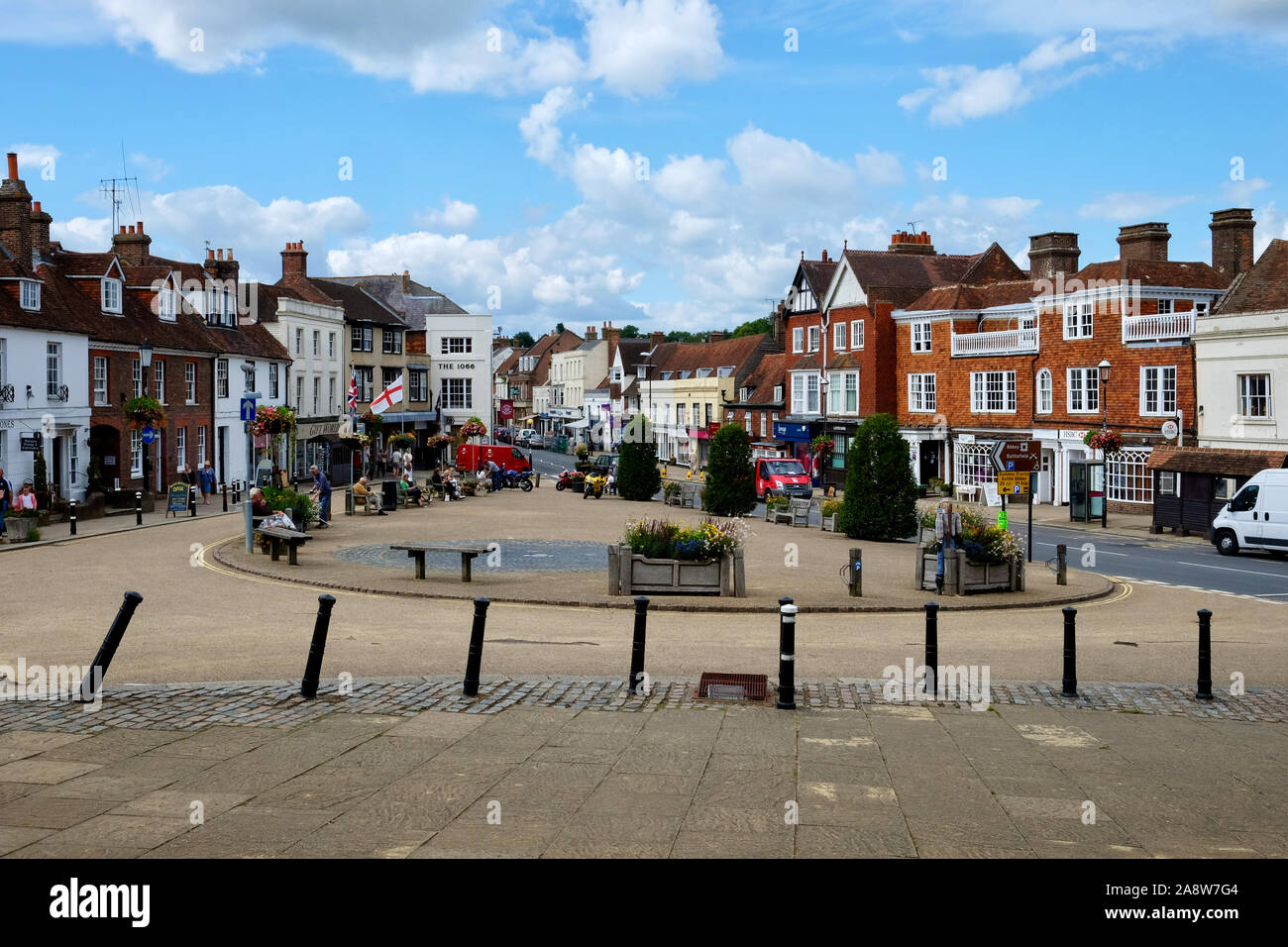 La place de la ville dans la ville de bataille, près de Hastings, East Sussex, tourné en été Banque D'Images