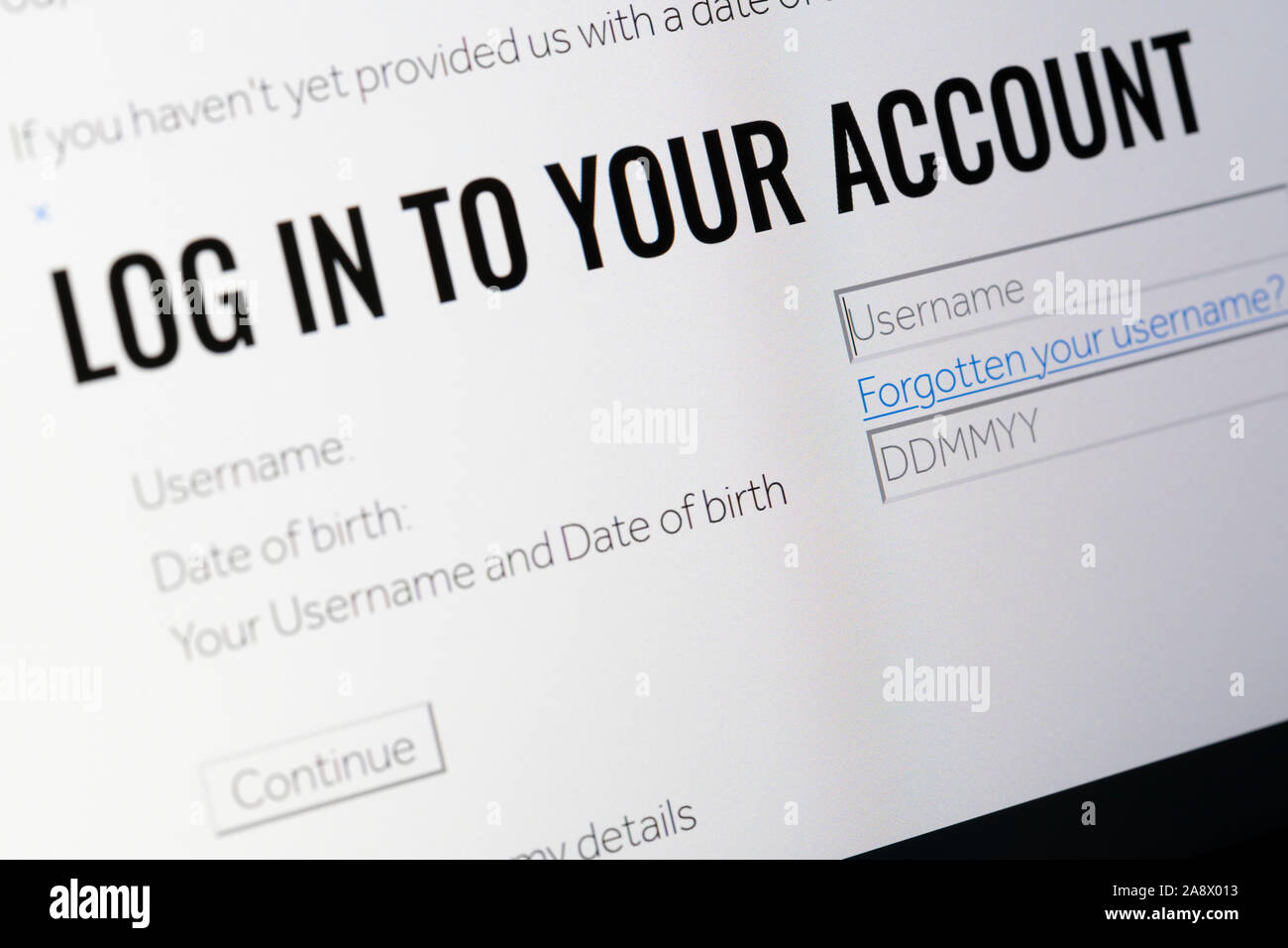 Un "Connectez-vous à votre compte à l'écran' avec un nom d'utilisateur, la date de naissance et le champ Mot de passe, UK Banque D'Images