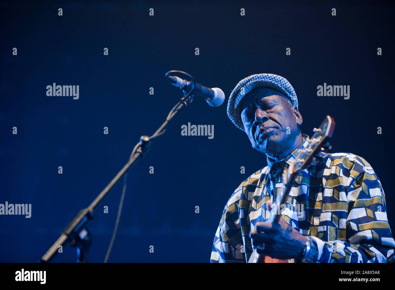 Bluesman malien, Boubacar Traoré, WOMAD à Charlton Park, Royaume-Uni, le 29 juillet 2012 Banque D'Images