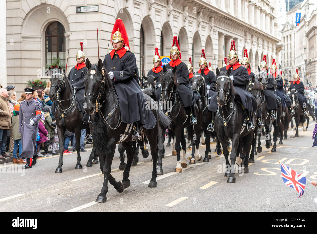 Household Cavalry régiment monté sur le Lord Mayor's Show défilé en ville de London, UK. Banque D'Images