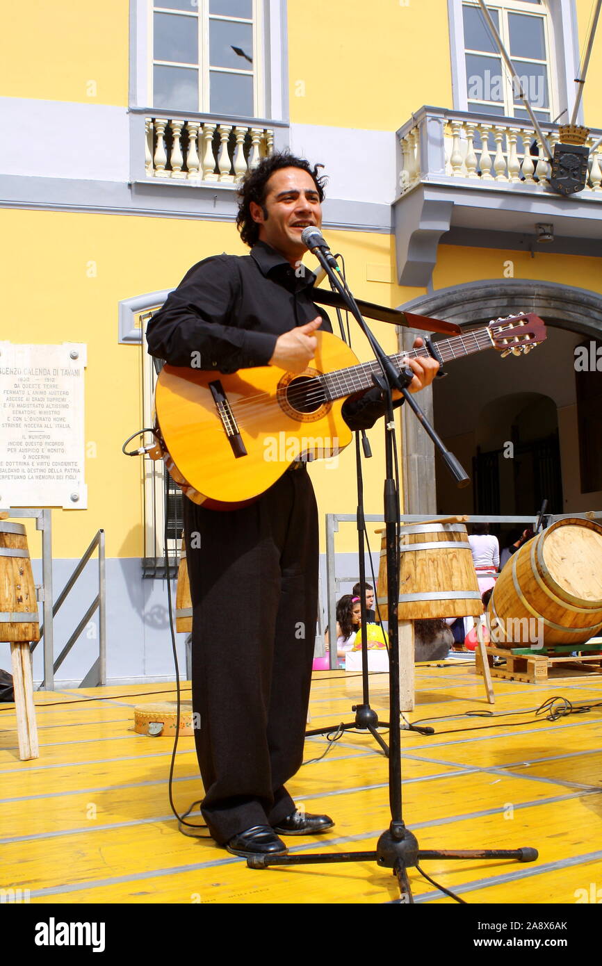 Concert de musique folklorique de Campanie avec instruments de musique anciens Banque D'Images