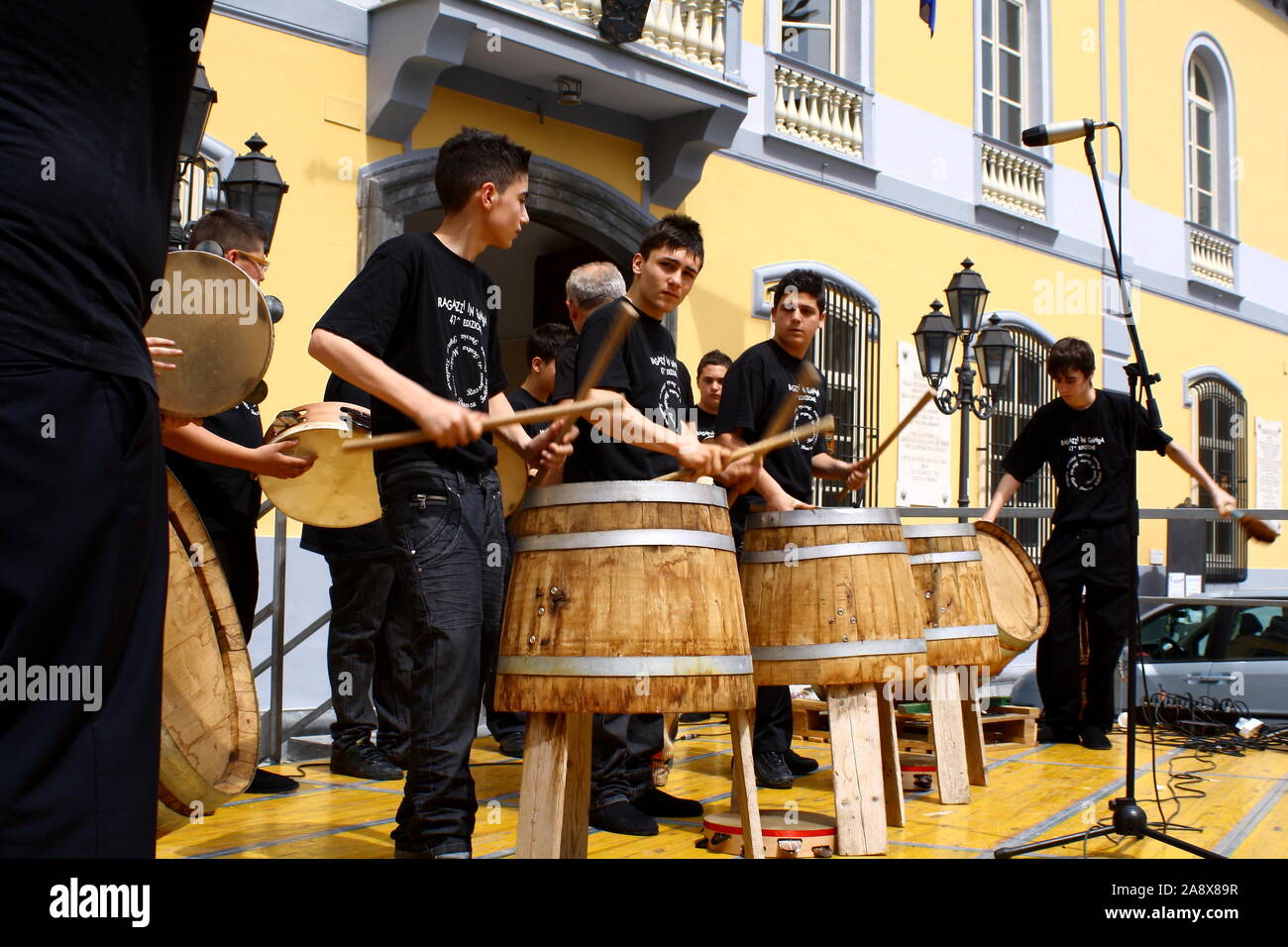 Concert de musique folklorique de Campanie avec instruments de musique anciens Banque D'Images