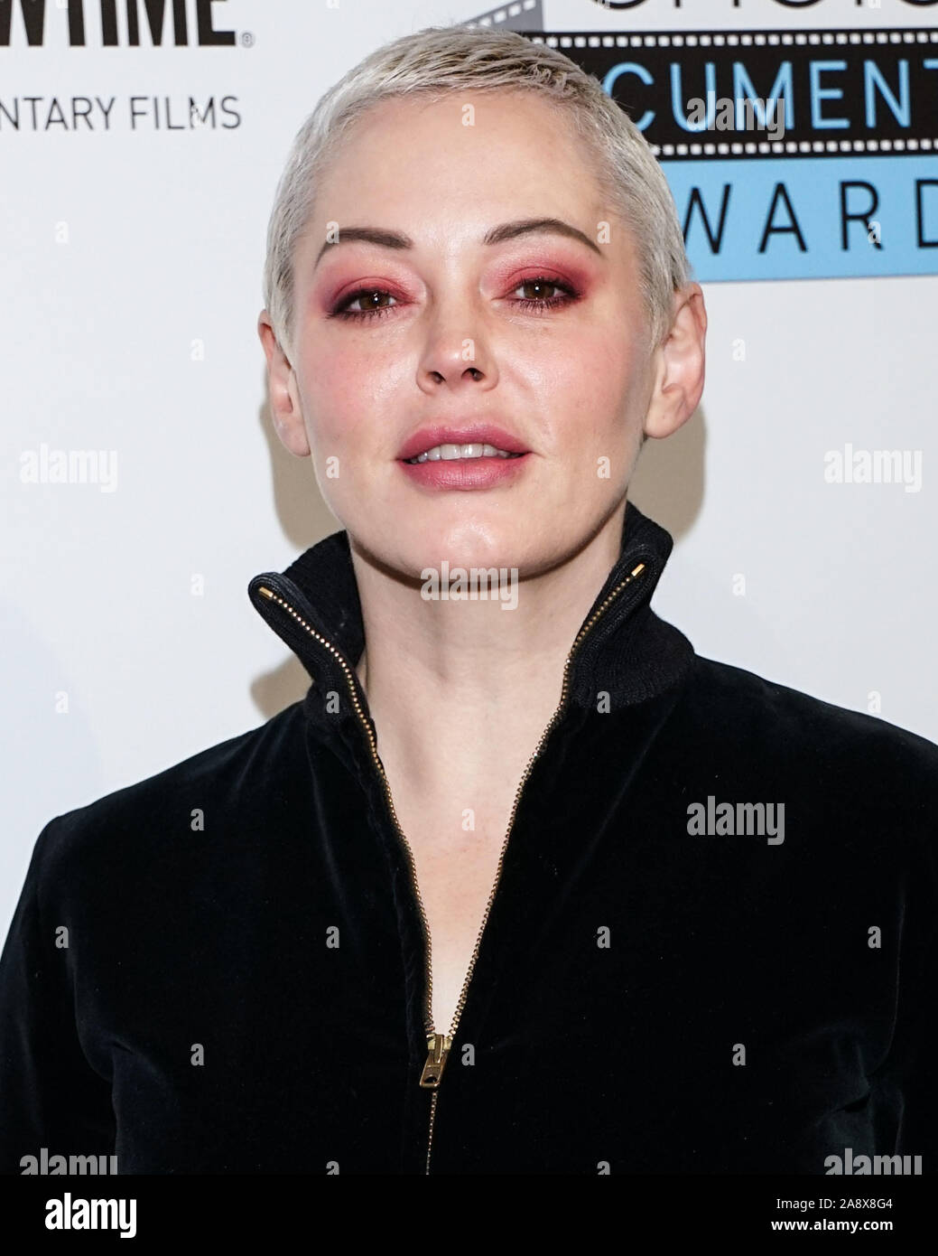 New York City, United States. 10 Nov, 2019. BROOKLYN, NEW YORK CITY, NEW YORK, USA - 10 novembre : L'actrice Rose McGowan arrive à la 4e édition des Critics' Choice Awards documentaire tenue à2166 le 10 novembre 2019 à Brooklyn, New York City, New York, United States. (Photo de William Perez/Image Crédit : Agence de Presse) L'agence de presse Image/Alamy Live News Banque D'Images