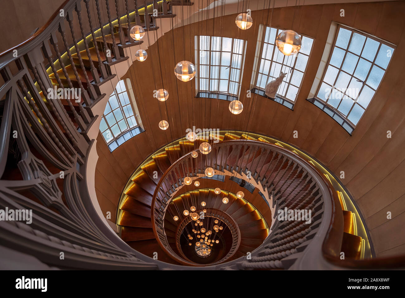 11.09. 2019. London, UK, Escalier de Heal et fils department store Banque D'Images