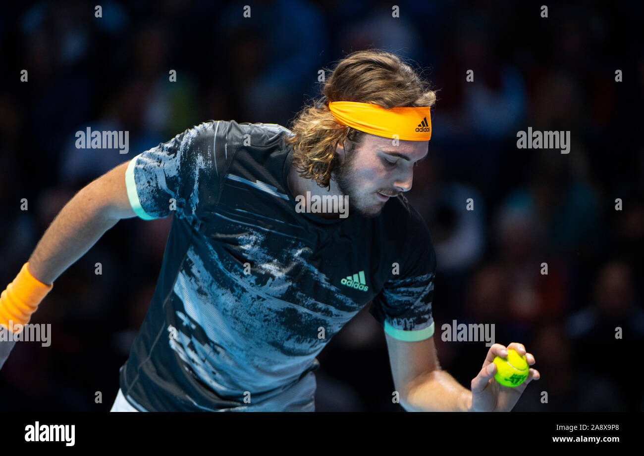 O2, Londres, Royaume-Uni. 11 novembre 2019. Finales ATP Nitto match de l'après-midi, Daniil Medvedev (RUS) (4) vs Stefanos Tsitsipas (GRE) (6). Tsitsipas gagner 7-6 (7-5) 6-4. Credit : Malcolm Park/Alamy Live News. Banque D'Images