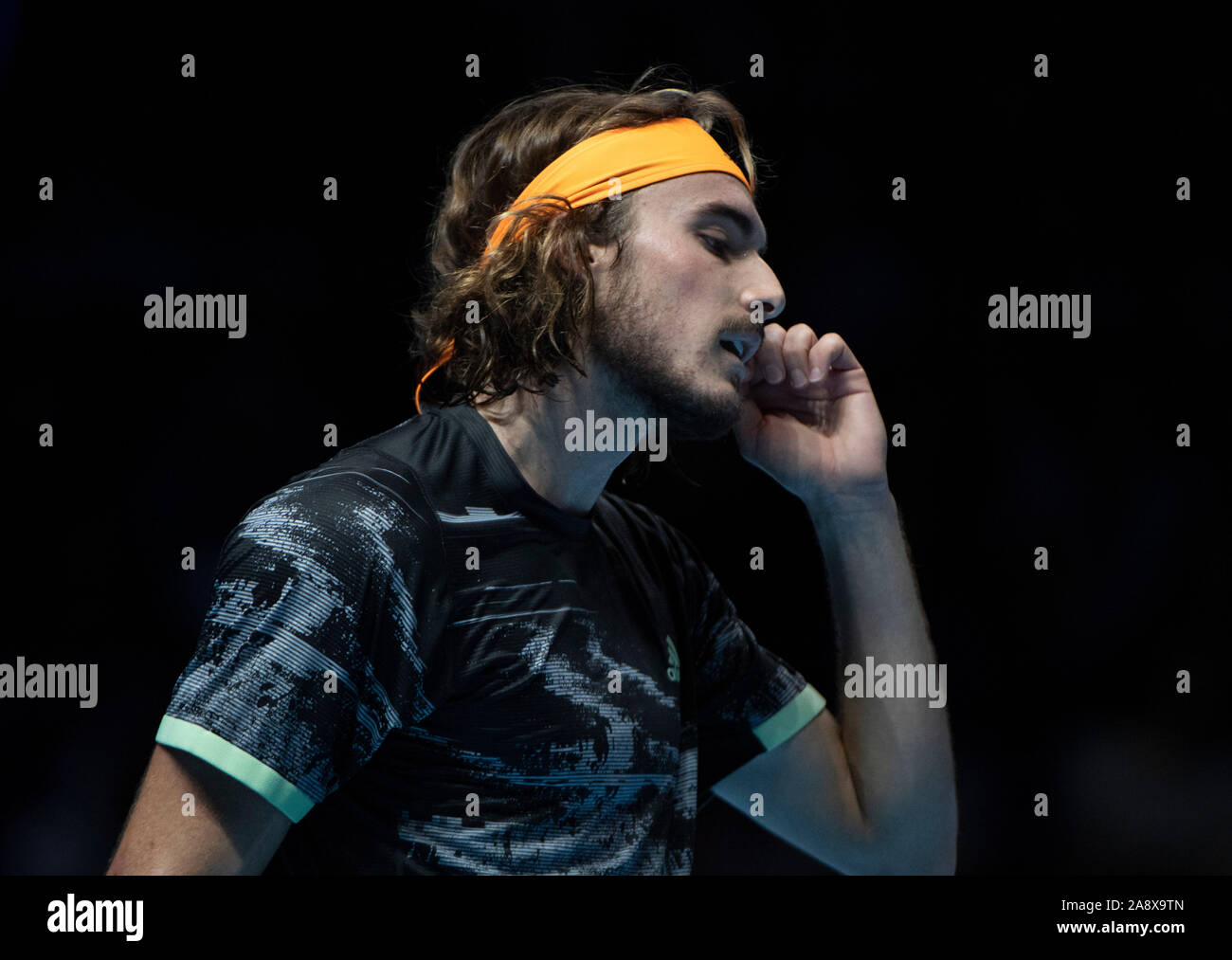 O2, Londres, Royaume-Uni. 11 novembre 2019. Finales ATP Nitto match de l'après-midi, Daniil Medvedev (RUS) (4) vs Stefanos Tsitsipas (GRE) (6). Tsitsipas gagner 7-6 (7-5) 6-4. Credit : Malcolm Park/Alamy Live News. Banque D'Images