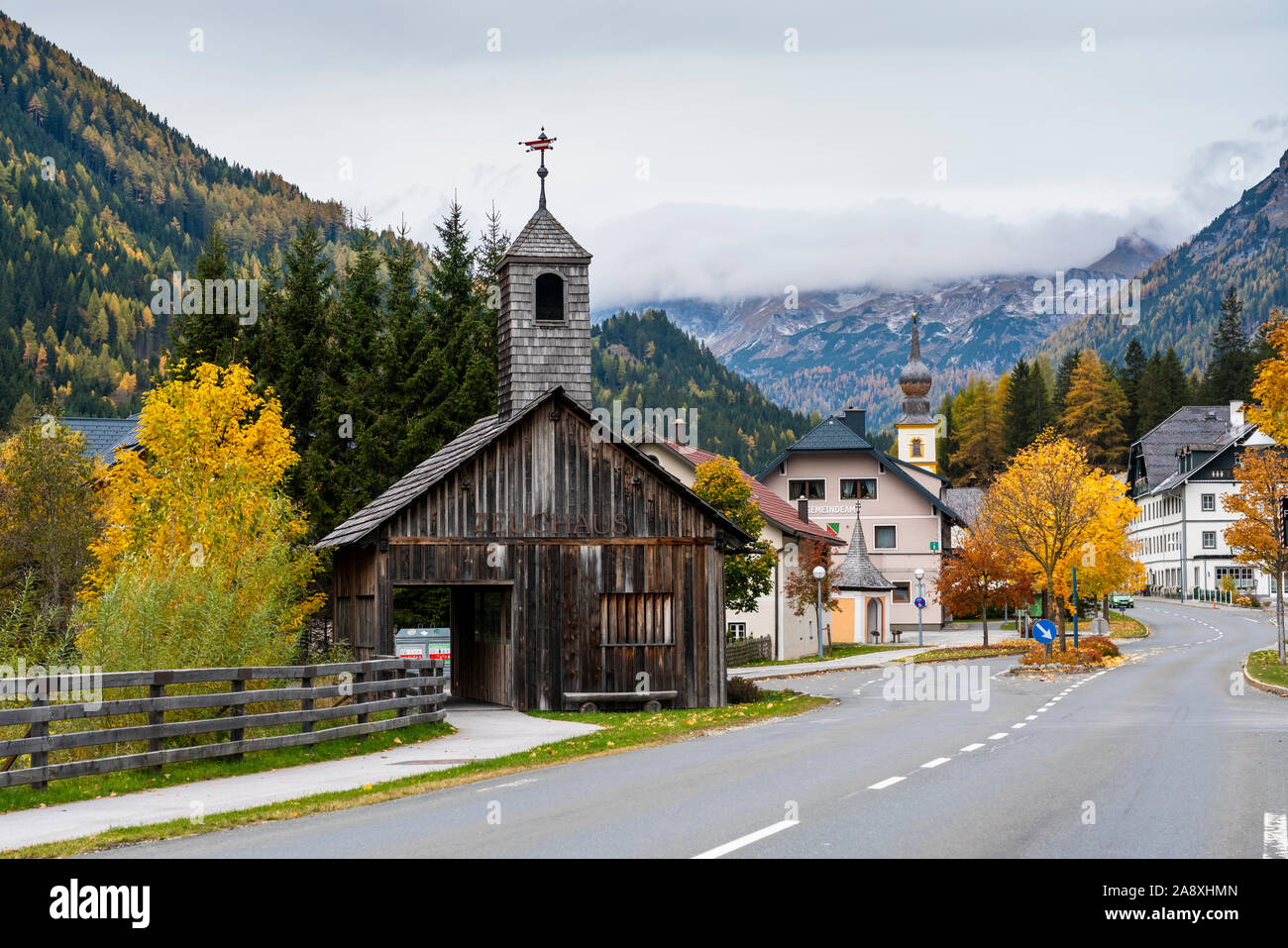 Le village de Tweng, l'Autriche, l'Europe. Banque D'Images