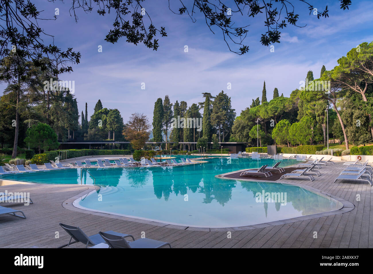 L'Hôtel Eden piscine extérieure à Rovinj, Croatie, Istrie. Banque D'Images