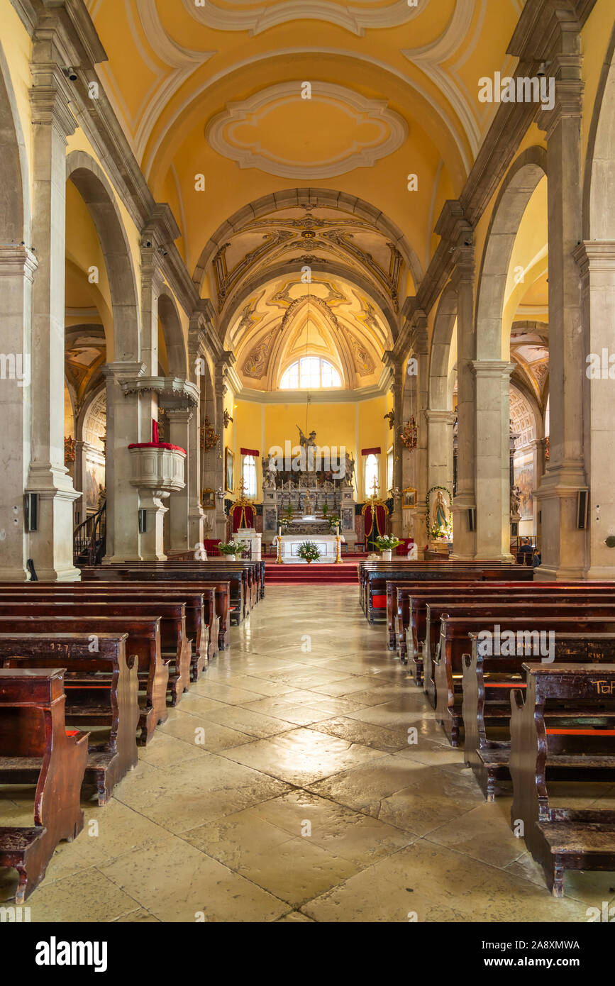 L'intérieur de l'Église Sainte-euphémie à Rovinj, Croatie, Istrie. Banque D'Images
