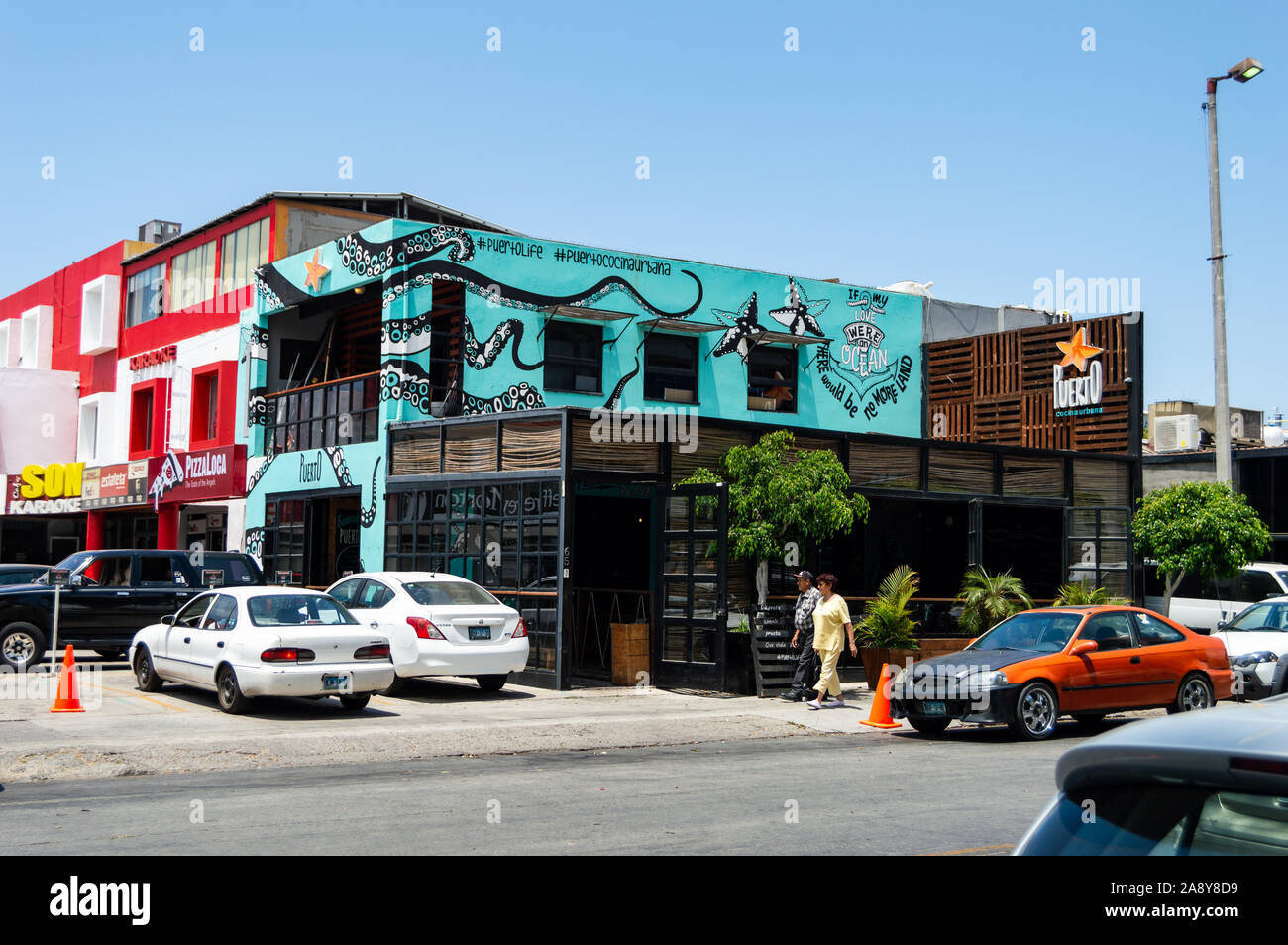 TIJUANA, MEXIQUE - 07/22 : Tijuana restaurant de fruits de mer, Porto, dans la zone de la rivière. L'embourgeoisement, hôtel d'affaires moderne et style hippie Banque D'Images