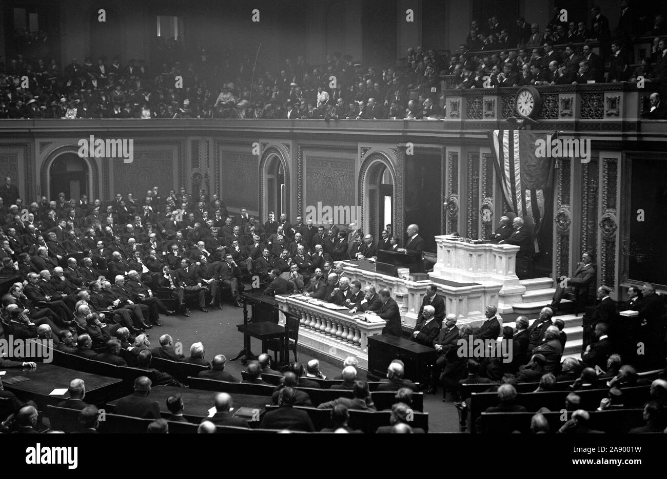 Le Président Woodrow Wilson s'exprimant devant le Congrès ca. Le 3 février 1917 Banque D'Images