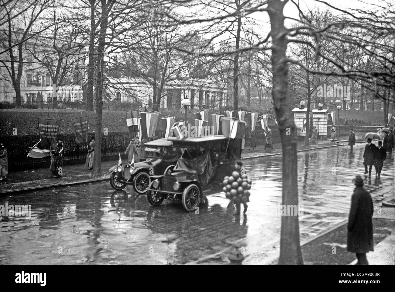 Le piquetage des suffragettes femme à la Maison Blanche ca. 1917 Banque D'Images