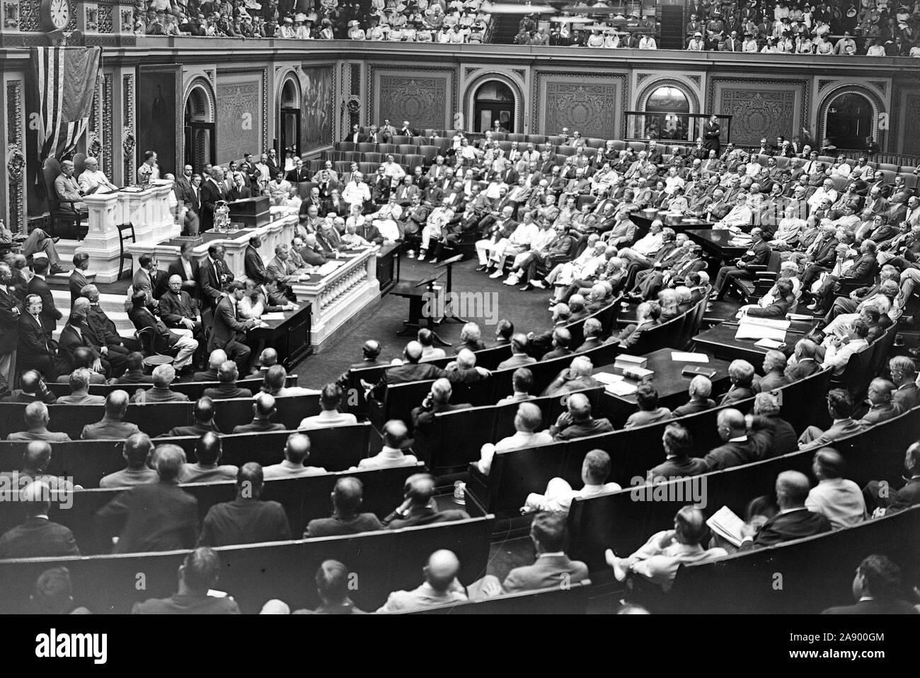 Le Président Woodrow Wilson congrès d'adressage sur la Première Guerre mondiale / Affaires étrangères ca. 1917 Banque D'Images