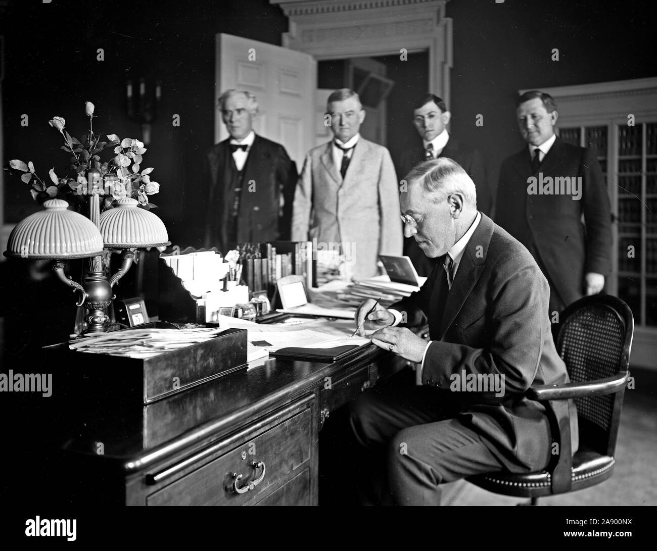 Le Président Woodrow Wilson la signature de la loi de l'Expo de San Diego ca. Années 1910 Banque D'Images
