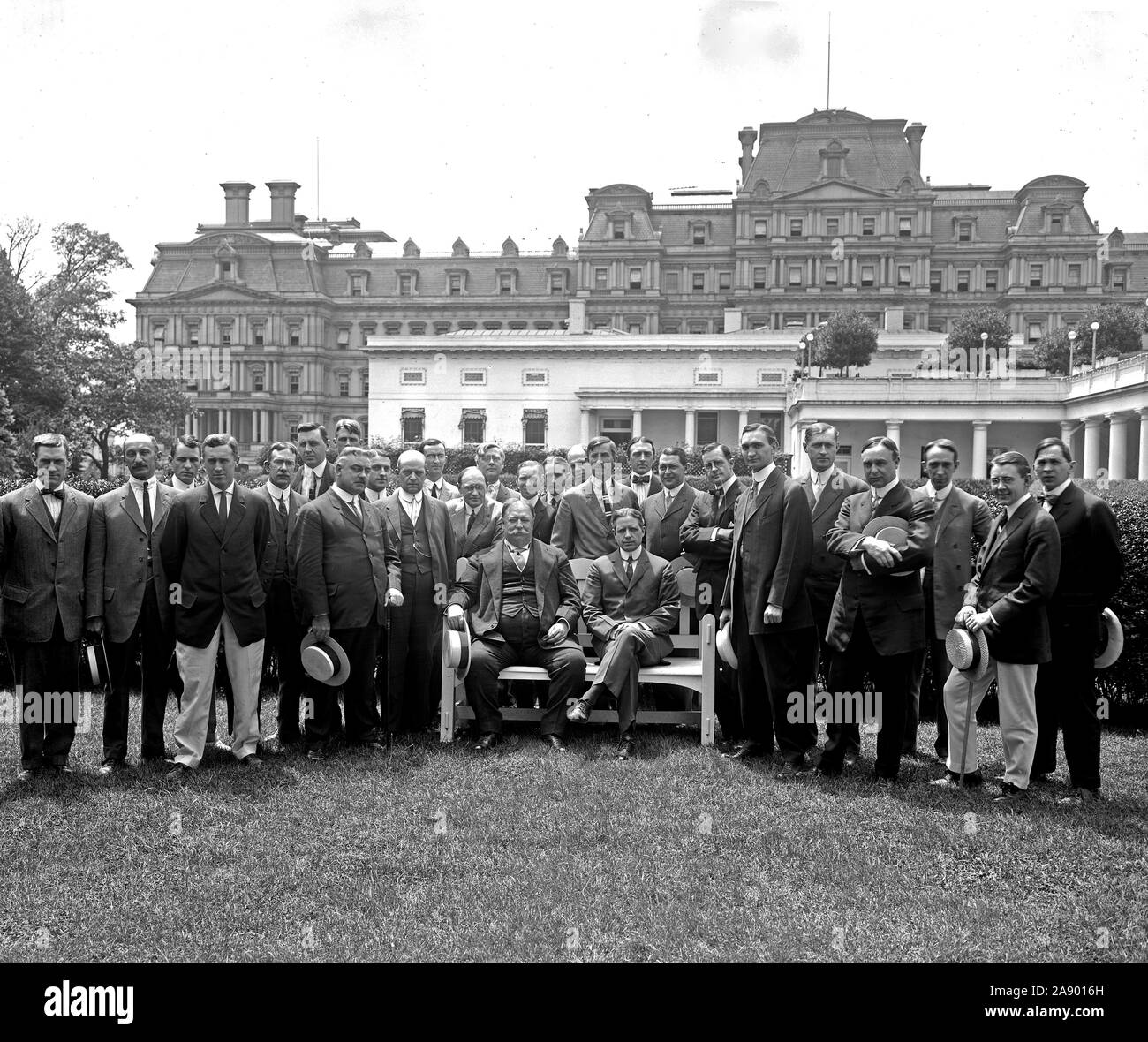 William Howard Taft avec journalistes ca. 1905-1930 Banque D'Images