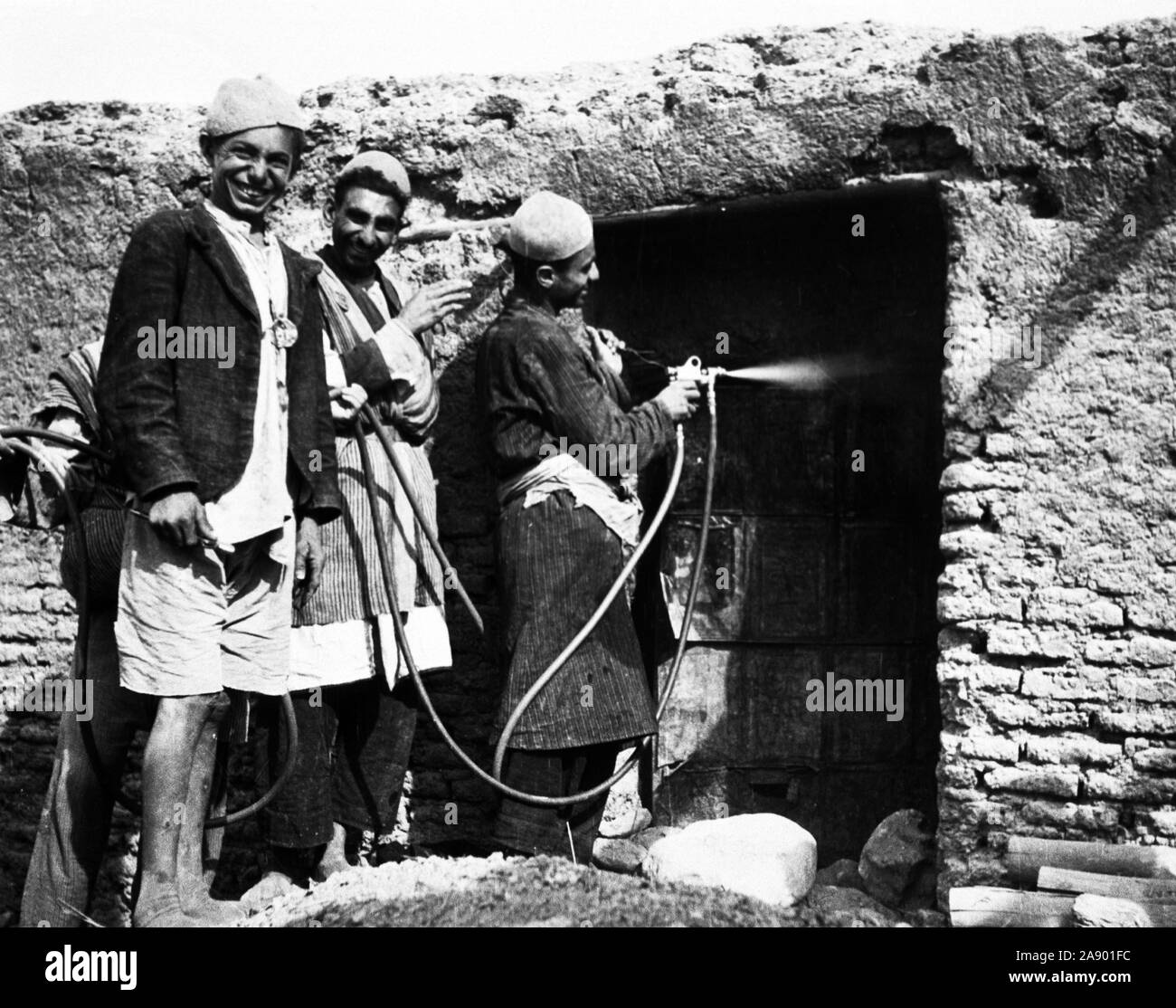 L'installation de lutte contre le paludisme dans le district de désert, 3 déc embre][1944, Commande du golfe Persique Banque D'Images