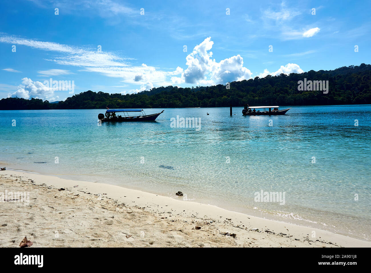 LANGKAWI, MALAISIE - octobre 15,2019 : : Voile à plage de island hopping à Langkawi Banque D'Images