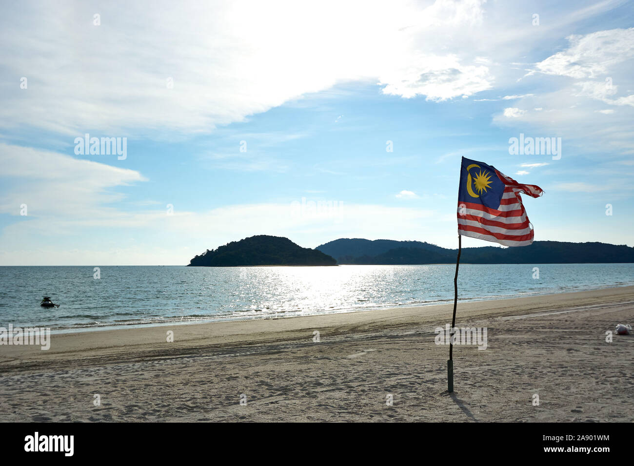 Langkawi, Malaisie - le 12 octobre 2019. Drapeau malaisien à Cenang Beach sur langkawi Banque D'Images