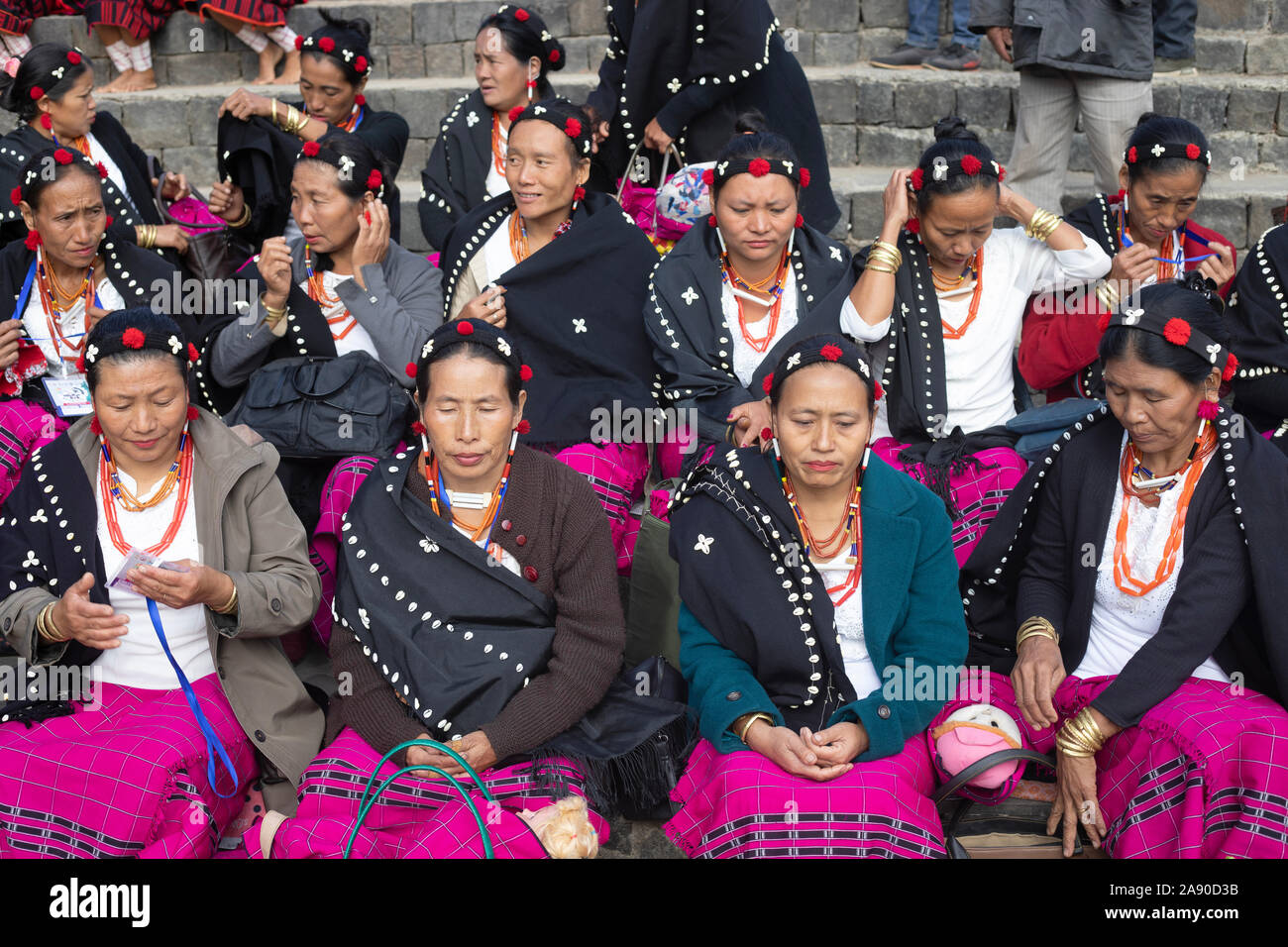 KISAMA, Nagaland, Inde, décembre 2018, Rengma au Festival femmes tribu Calao Banque D'Images