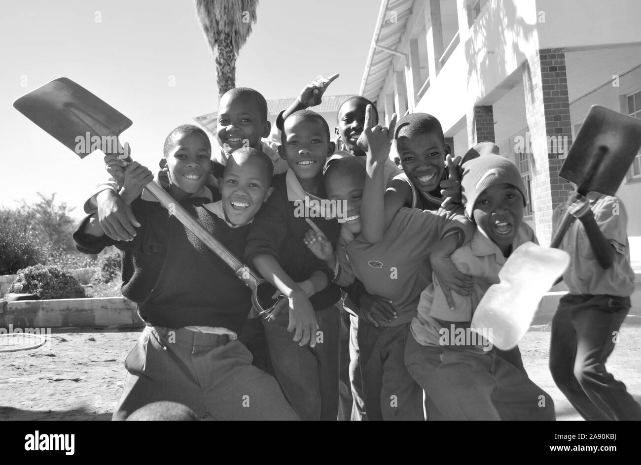 Namibie : l'école pour les enfants, qui ont perdu leurs parents à cause du VIH dans la région de Maltahöhe jouent bull2kill records Banque D'Images