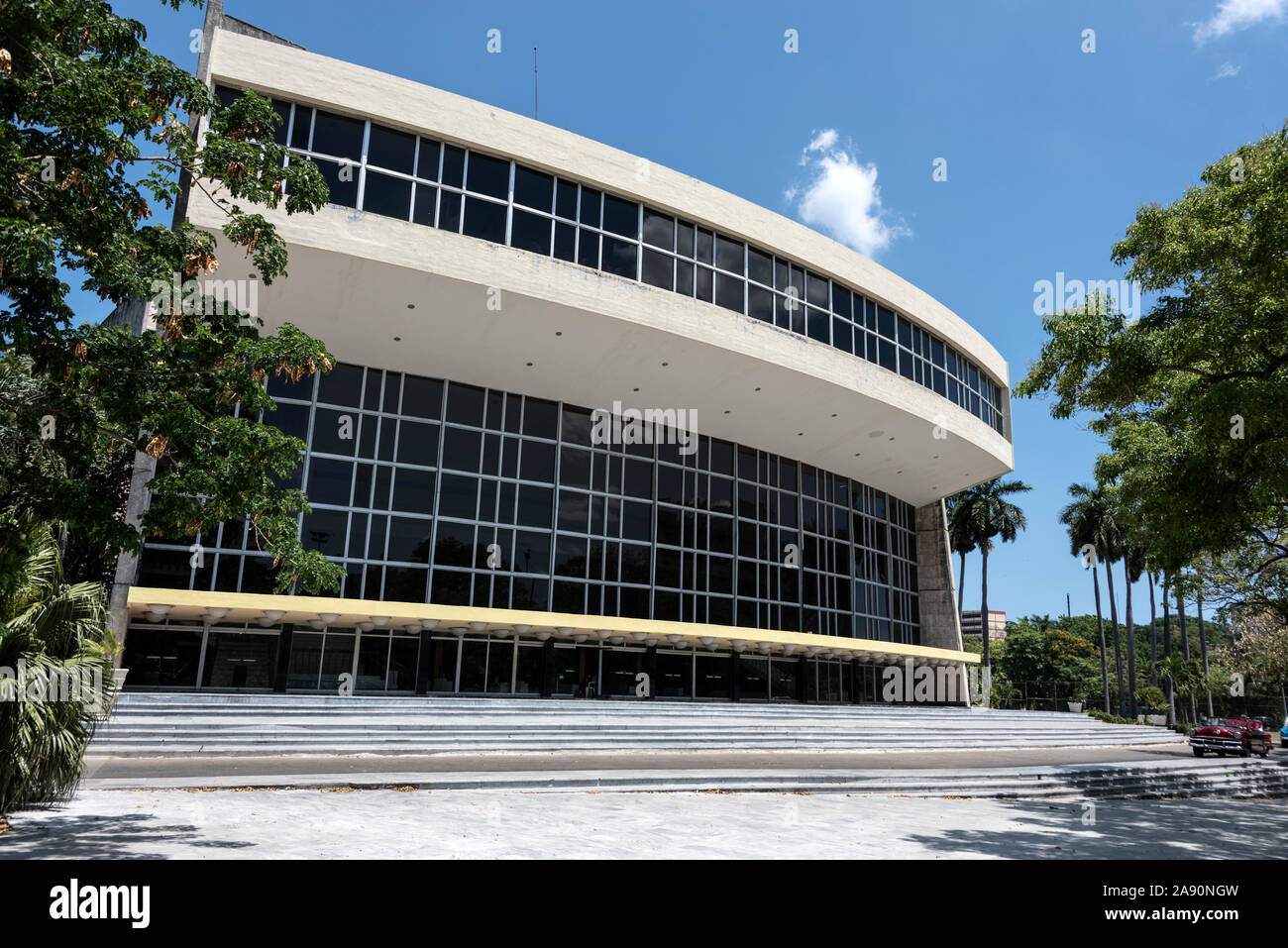 Théâtre National de Cuba- Teatro Nacional de Cuba face à la Plaza de la Révolution à La Havane, Cuba Banque D'Images