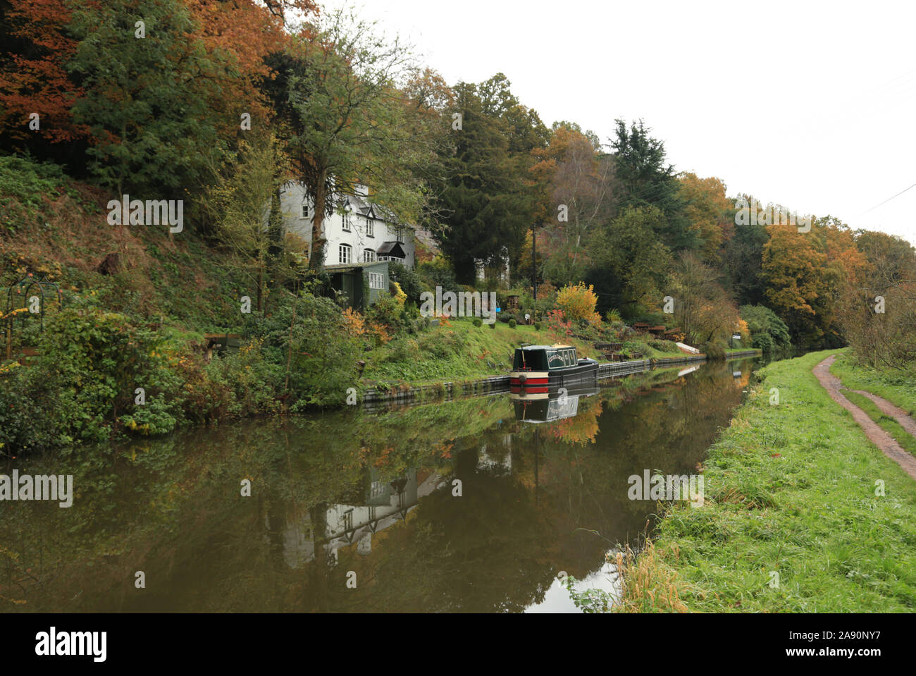 Côté Canal House sur le canal près de Worcestershire et Staffordshire Kinver, Staffordshire, Angleterre, Royaume-Uni. Banque D'Images