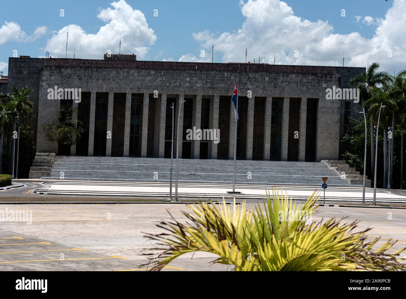 Conseil d'État cubain - Consejo de Estado de Cuba, 4JC7 +73 en révolution Plaza à La Havane, Cuba. Le même bâtiment est aussi le palais de la Révolution Banque D'Images