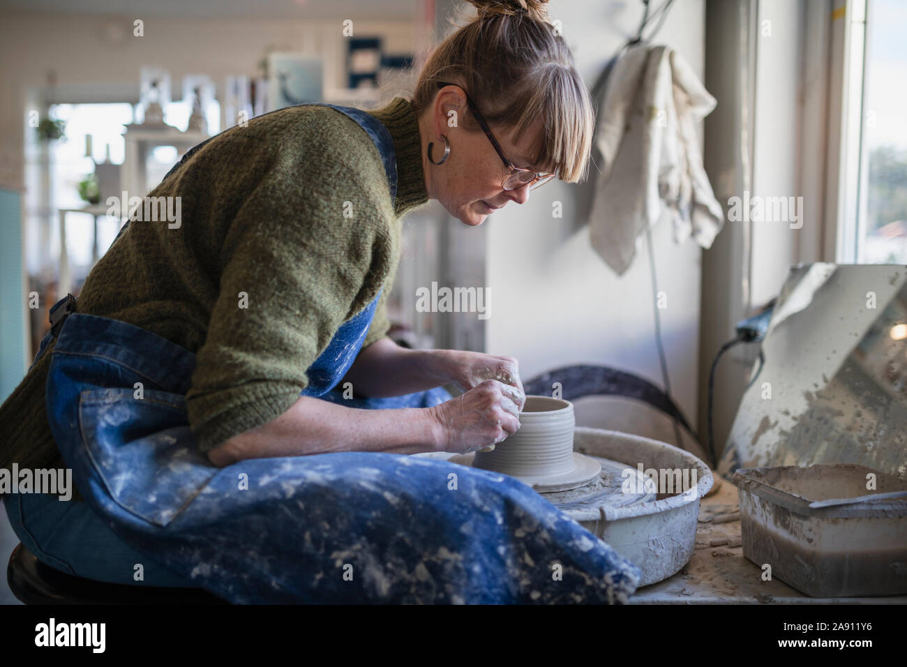 À l'aide de Potter potters wheel Banque D'Images