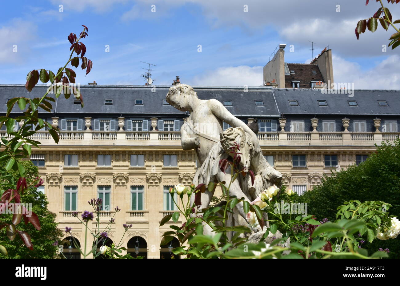 Palais royal arcade paris Banque de photographies et d’images à haute ...