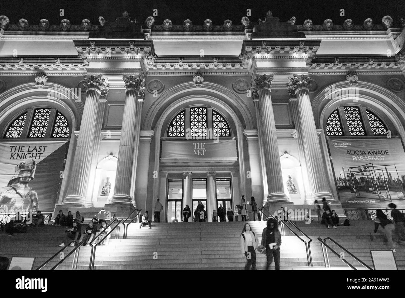 Des mesures pour l'entrée de la Metropolitan Museum of Art, New York City, le met sur la Cinquième Avenue, à New York, NY, États-Unis d'Amérique. U.S.A Banque D'Images