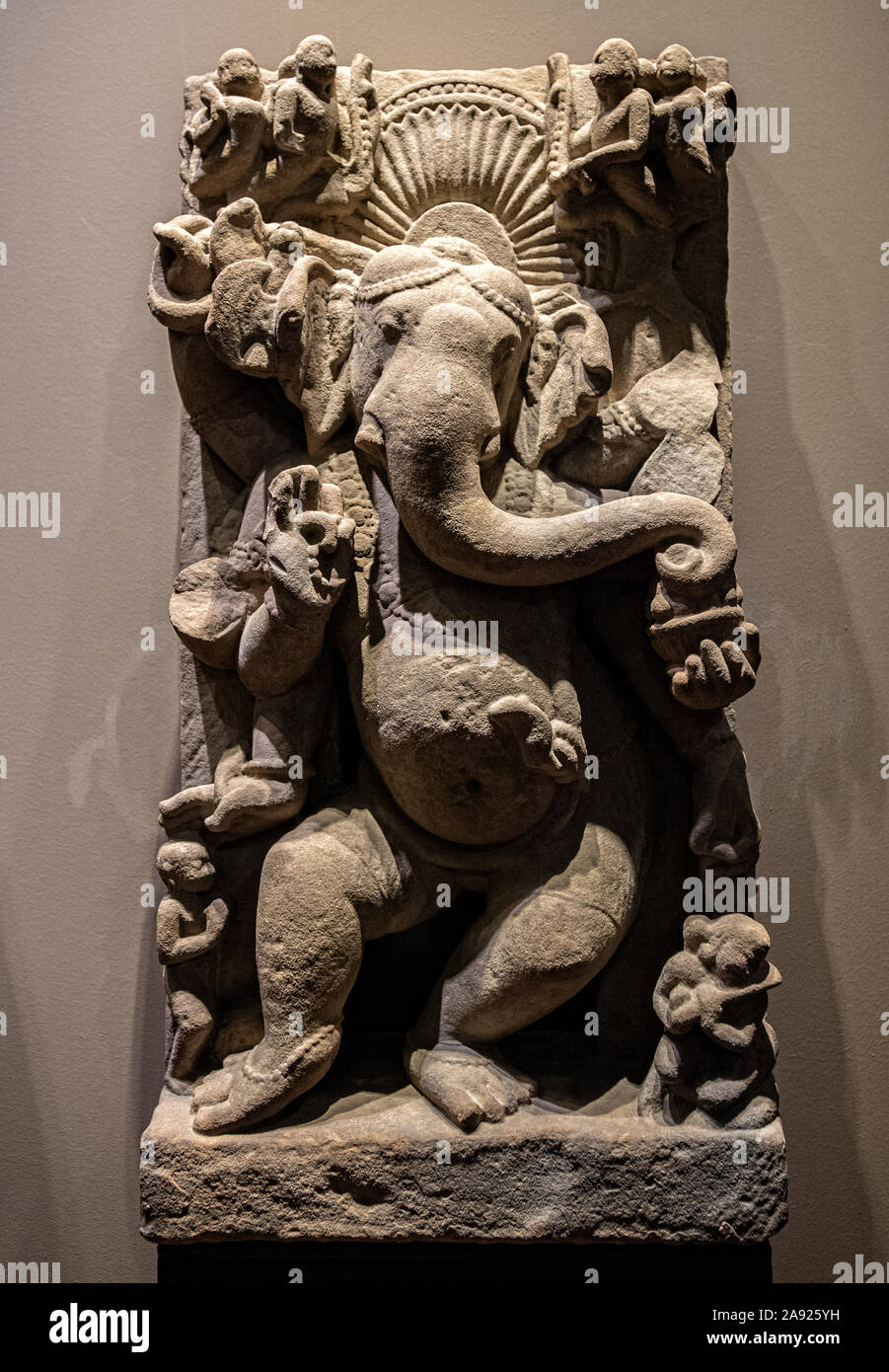 Italie Piémont Turin - Mazzonis Palace - Mao ( Musée Museo d'Arte Orientale ) - Musée d'art oriental - Danse Ganesha - dieu indien de la sagesse, la suppression d'obstacles - Madhya Pradesh 10e centuruy A.D. Banque D'Images