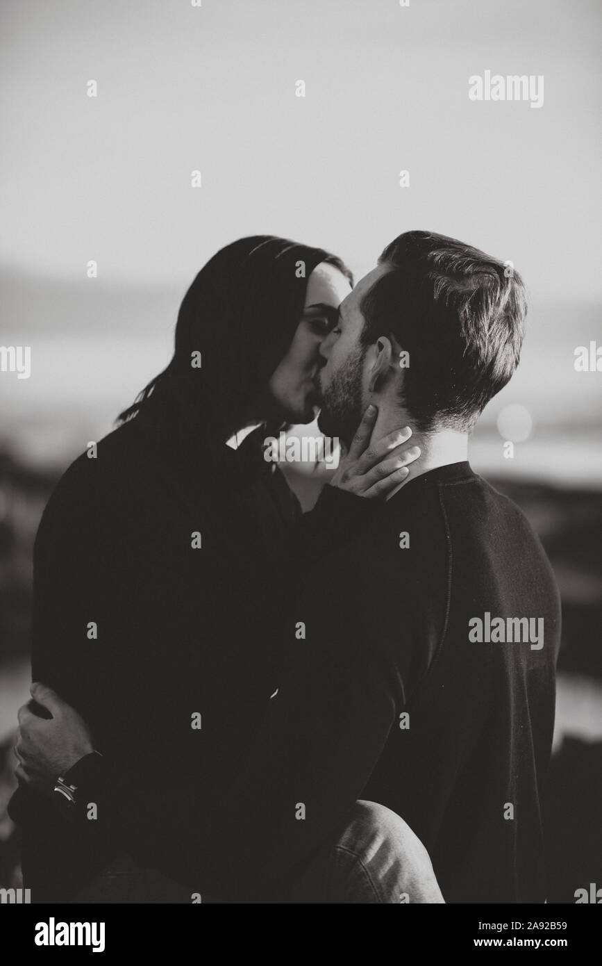 Couple kissing Banque D'Images