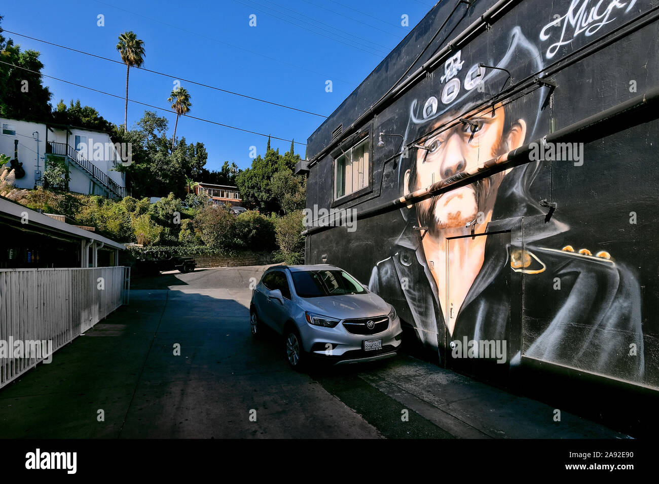 Peinture murale du défunt Motoerhead frontman Lemmy Kilmister à son Rainbow Bar and Grill sur Sunset Strip à West Hollywood. Banque D'Images