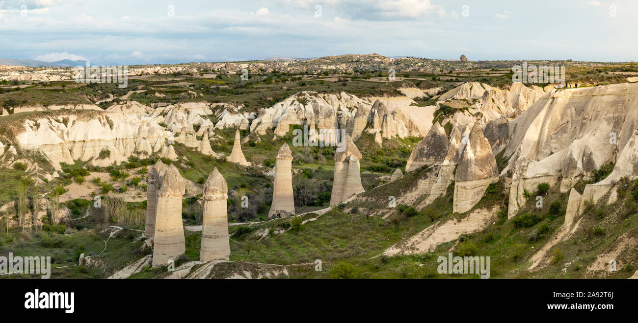 Vue panoramique sur la vallée de l'amour dans la région de Cappadoce, Turquie Banque D'Images