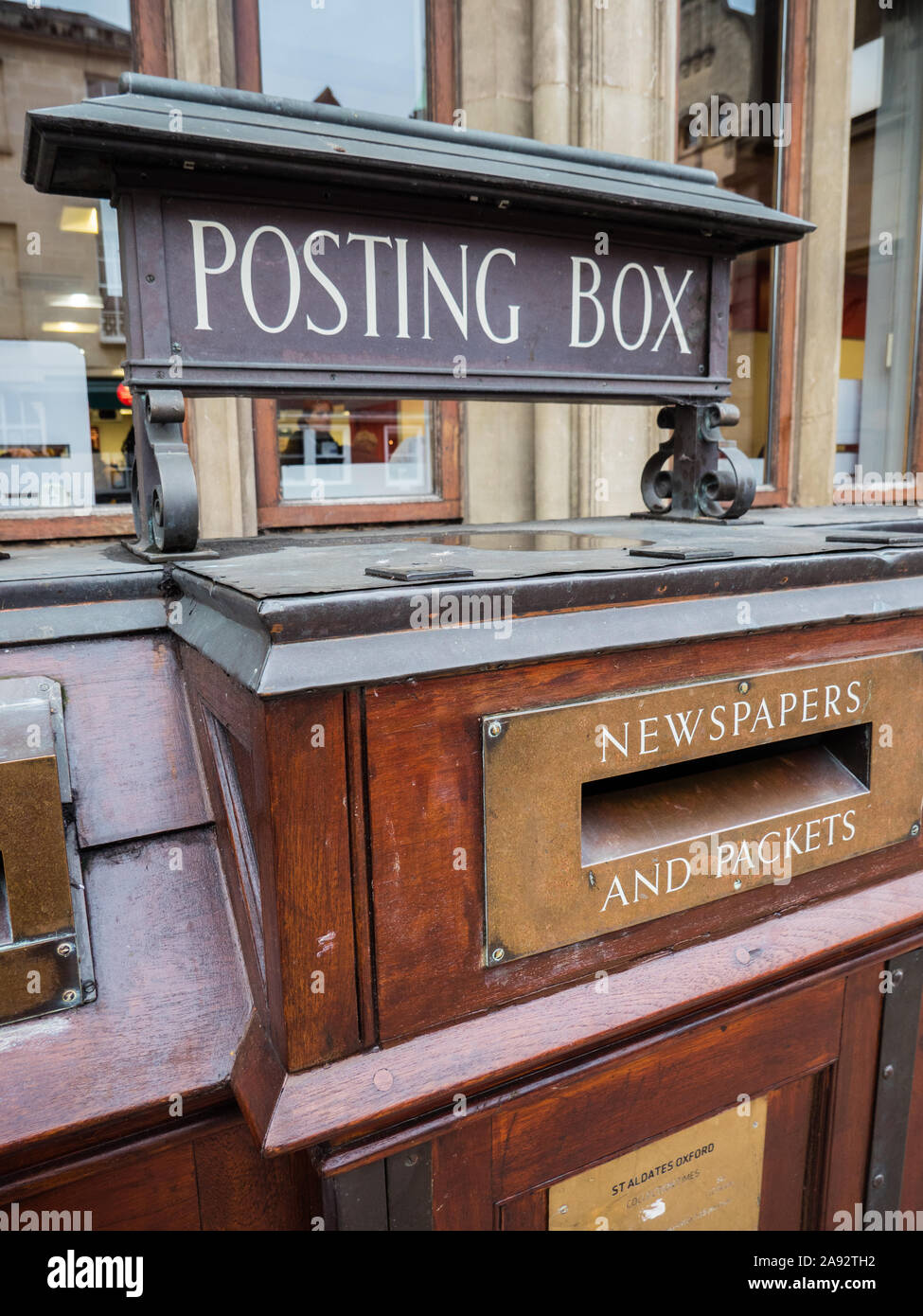 Old Style Post Box, Oxford Bureau de poste, Oxford, Oxfordshire, England, UK, FR. Banque D'Images