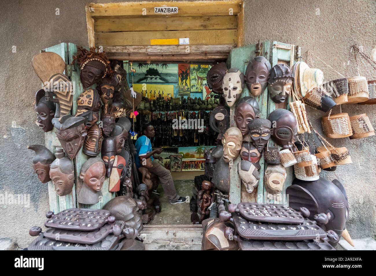 Boutique de souvenirs, Stone Town of Zanzibar; Zanzibar City, Unguja Island, Zanzibar, Tanzanie Banque D'Images
