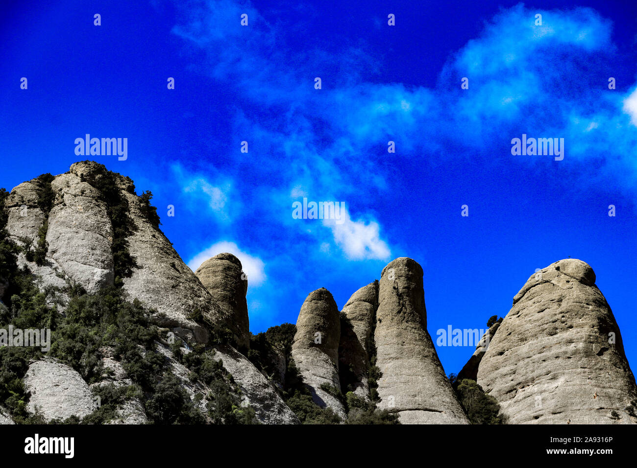 Gamme de montagne de Santa Maria de Montserrat Abbey à Monistrol, Catalogne, Espagne Banque D'Images