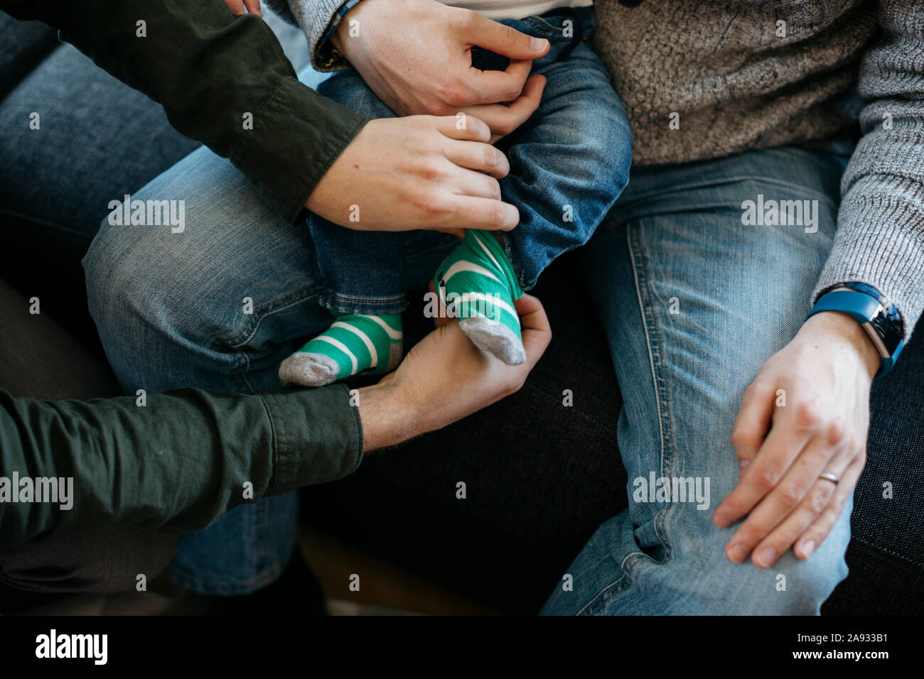 Mettre des chaussettes Banque D'Images