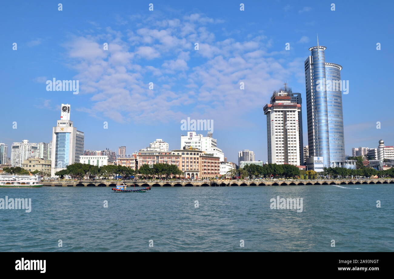 Xiamen city waterfront skyline le long de la mer de Chine Orientale Banque D'Images