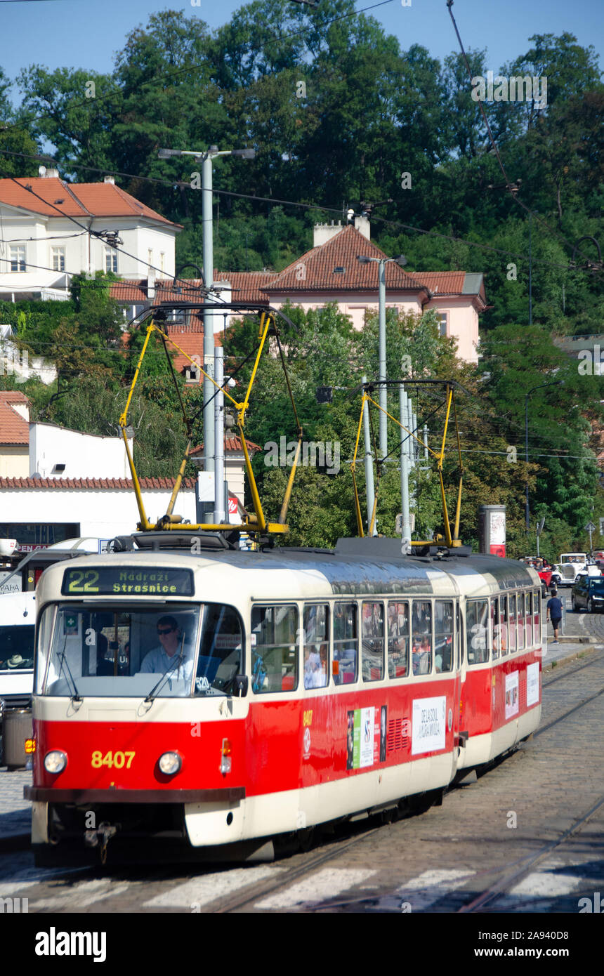 Les réseaux de transports publics urbains et des systèmes en République tchèque offrent un cadre confortable et fiable et le transport de surface. Banque D'Images