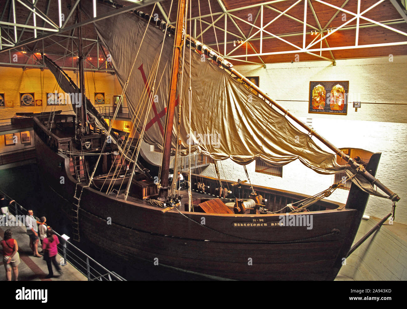 Latines portugais-rigged ship replica dans sialing caravel Bartolomeu Dias Museum à Mossel Bay, Afrique du Sud Banque D'Images