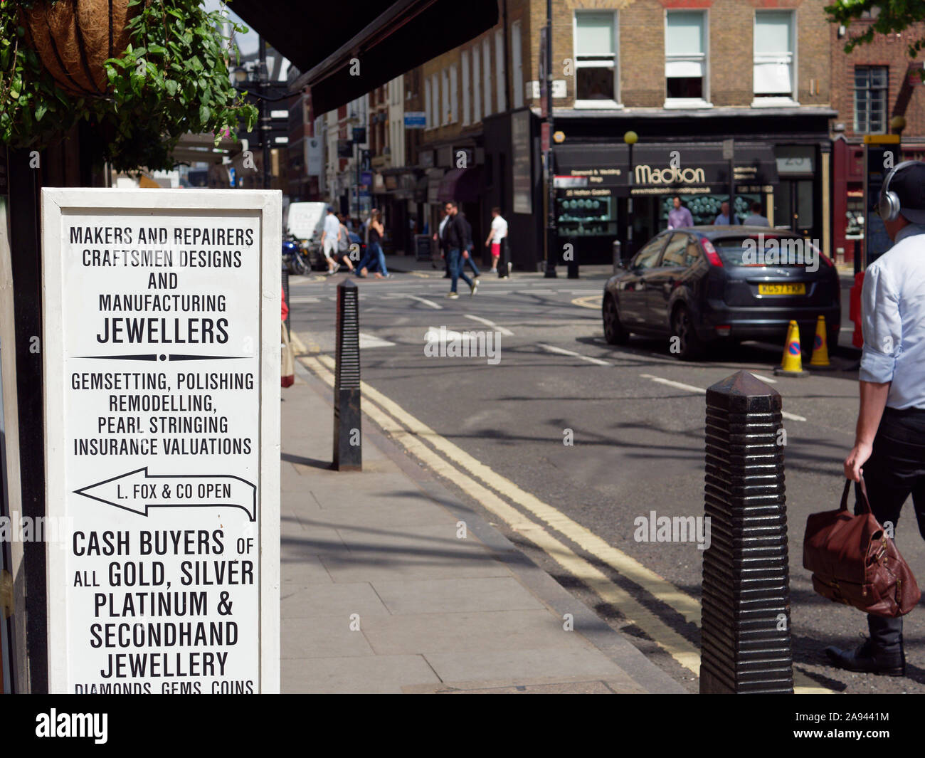 Bijouteries de Hatton Garden avec les consommateurs et les passants Banque D'Images