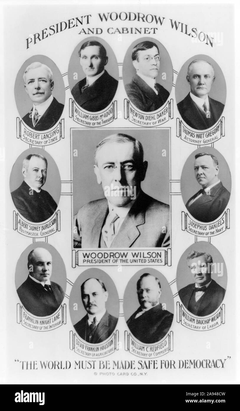 Le Président Woodrow Wilson et de son Cabinet, "le monde doit être faite sans danger pour la démocratie", Carte photos Co., NY, 1917 Banque D'Images