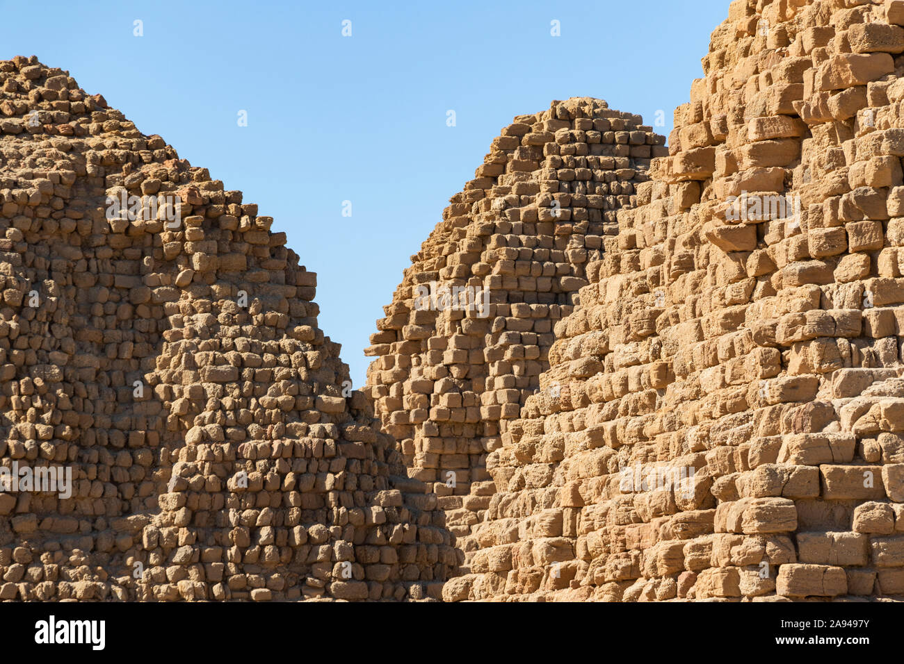 Champ pyramidal de Nuri au crépuscule ; État du Nord, Soudan Banque D'Images