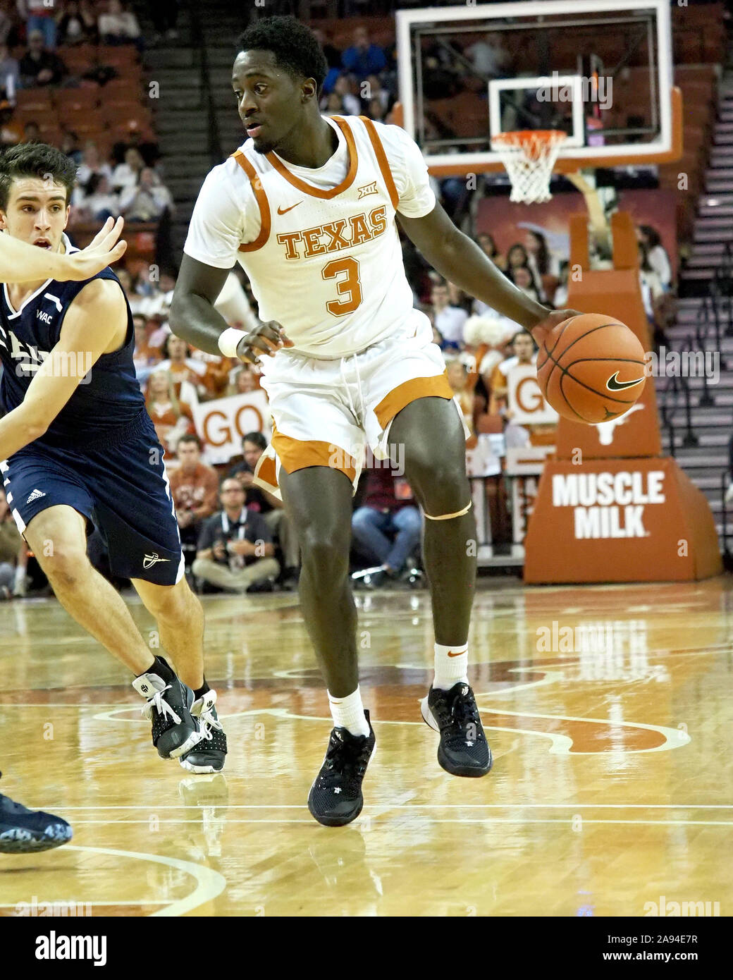 La mi-temps. 12 Nov, 2019. Courtney Ramey # 3 de la Texas longhorns en action contre les lanciers baptiste de Californie à la Frank Erwin Center à Austin Texas.Robert Backman/Cal Sport Media. Credit : csm/Alamy Live News Banque D'Images
