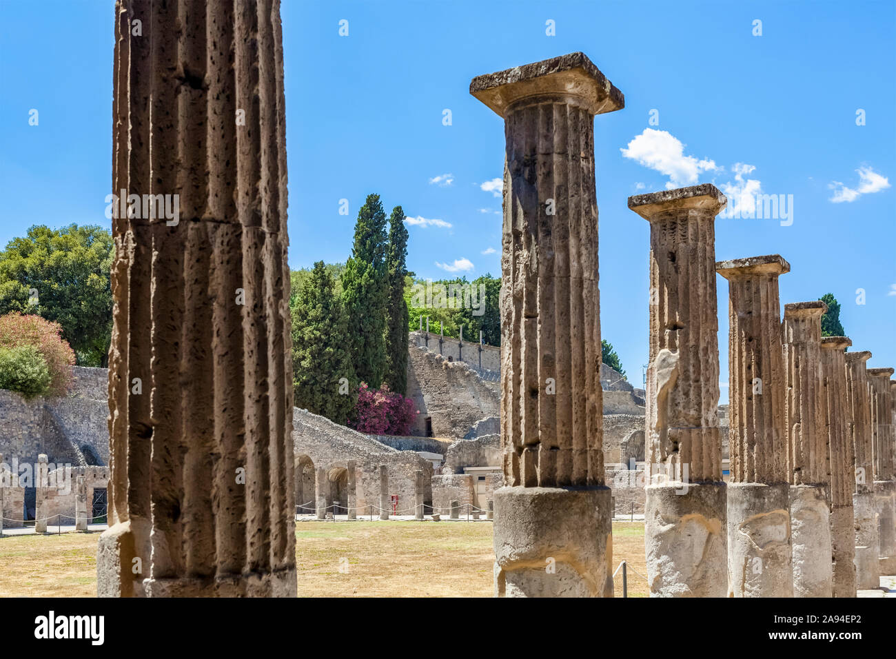 Ruines de colonnes à Pompéi ; Pompéi, province de Naples, Campanie, Italie Banque D'Images