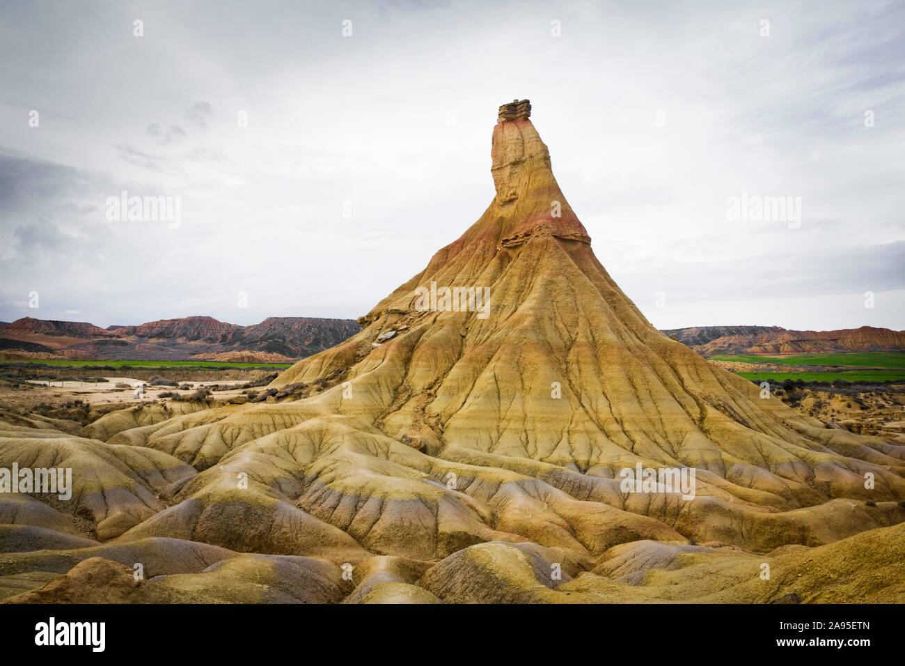 Castil de tierra, Bardena Blanca, le parc naturel de Bardenas Reales, Réserve de biosphère de l'UNESCO, semi-désertique, Navarre, Espagne Banque D'Images